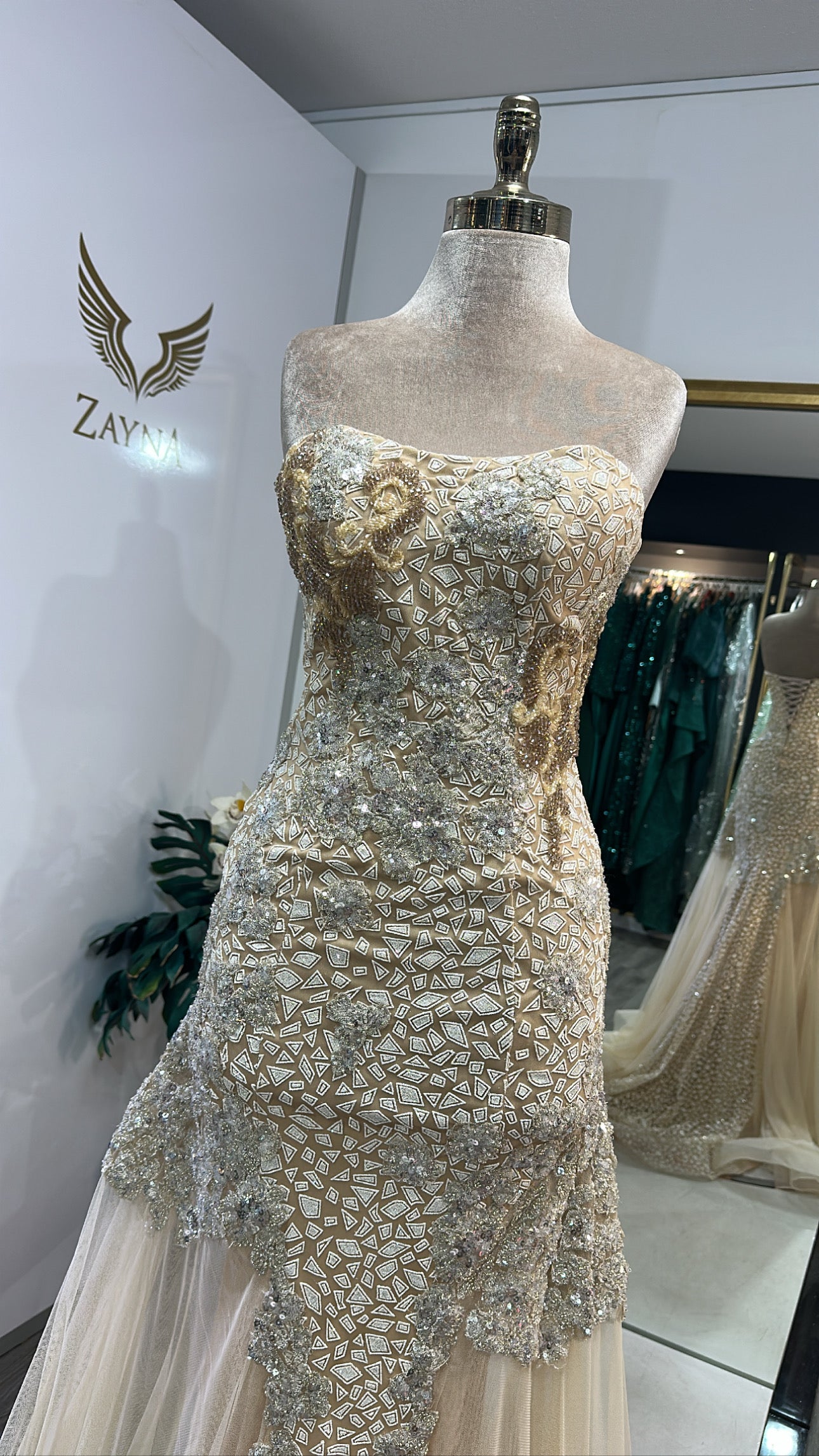 Elegant gold dress design, tooled, tulle