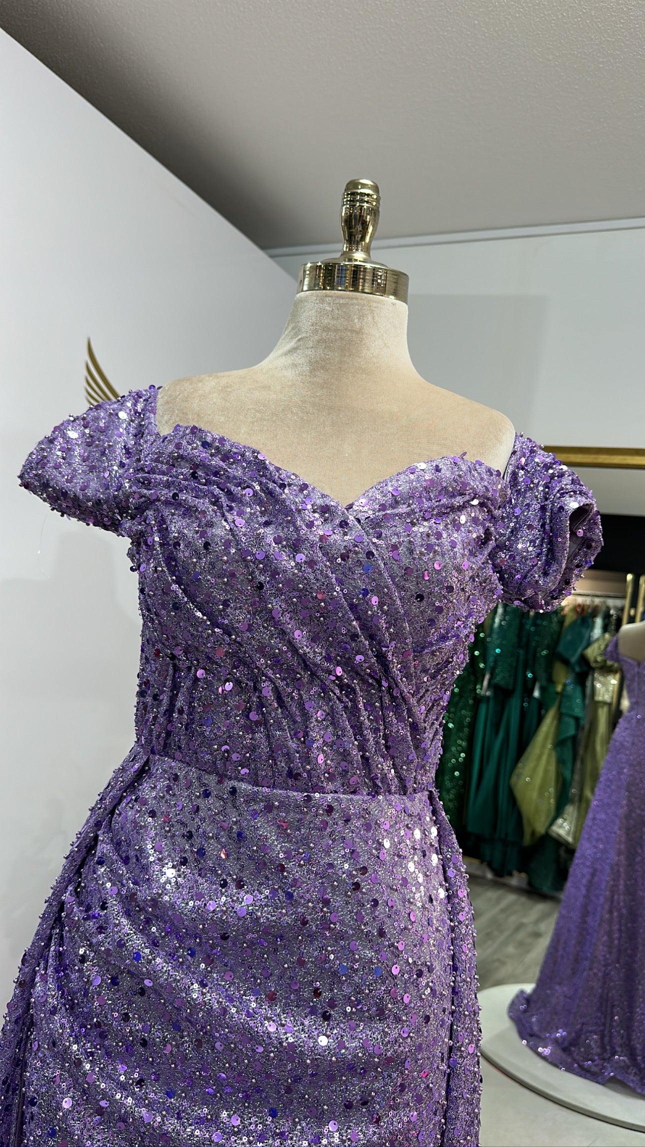 Elegant purple dress with train, glitter