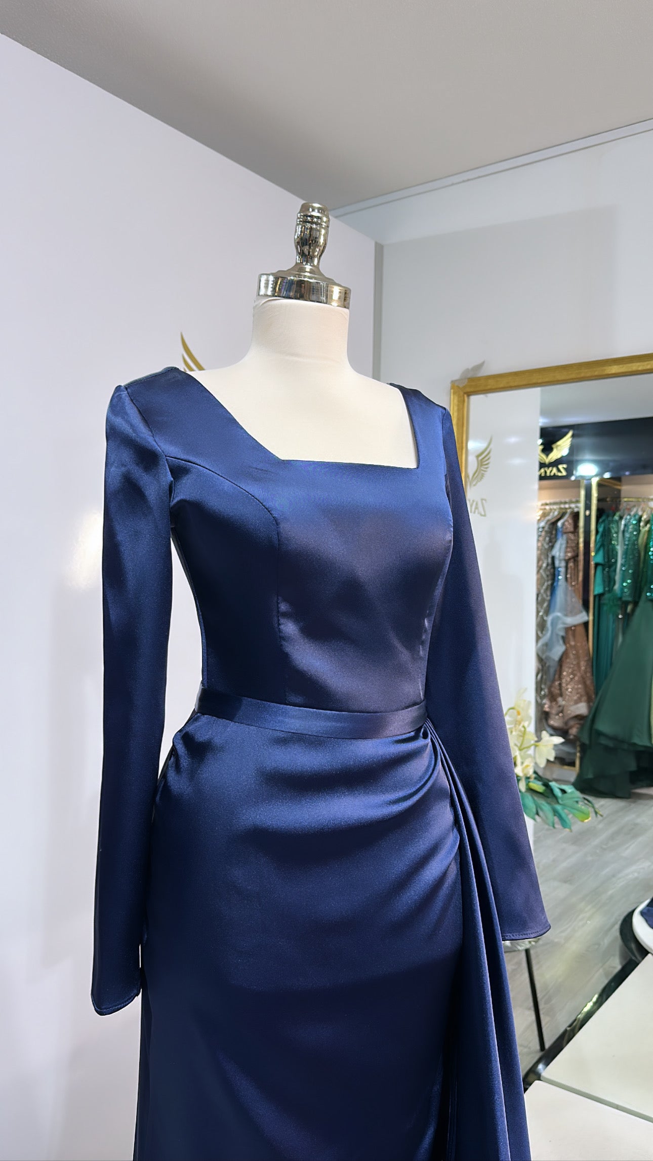 Elegant dark blue Alice dress satin