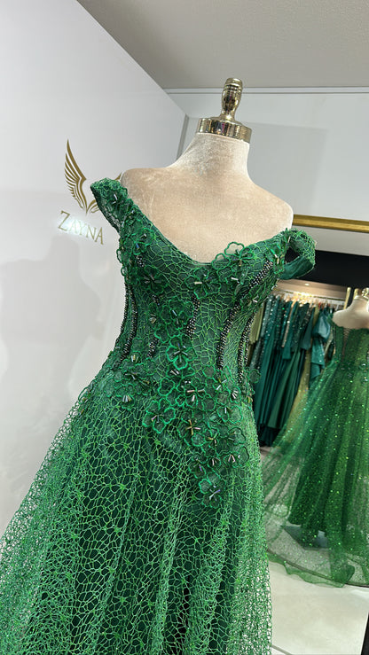 Beautiful green dress details, decorated with beads