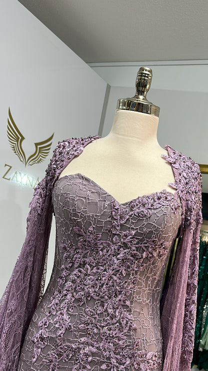 Beautiful purple dress met cape, design