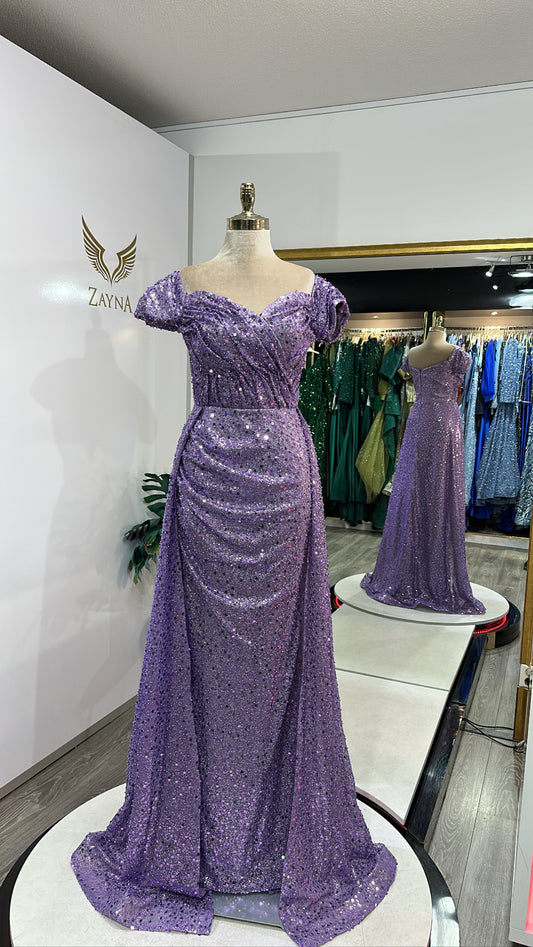Elegant purple dress with train, glitter