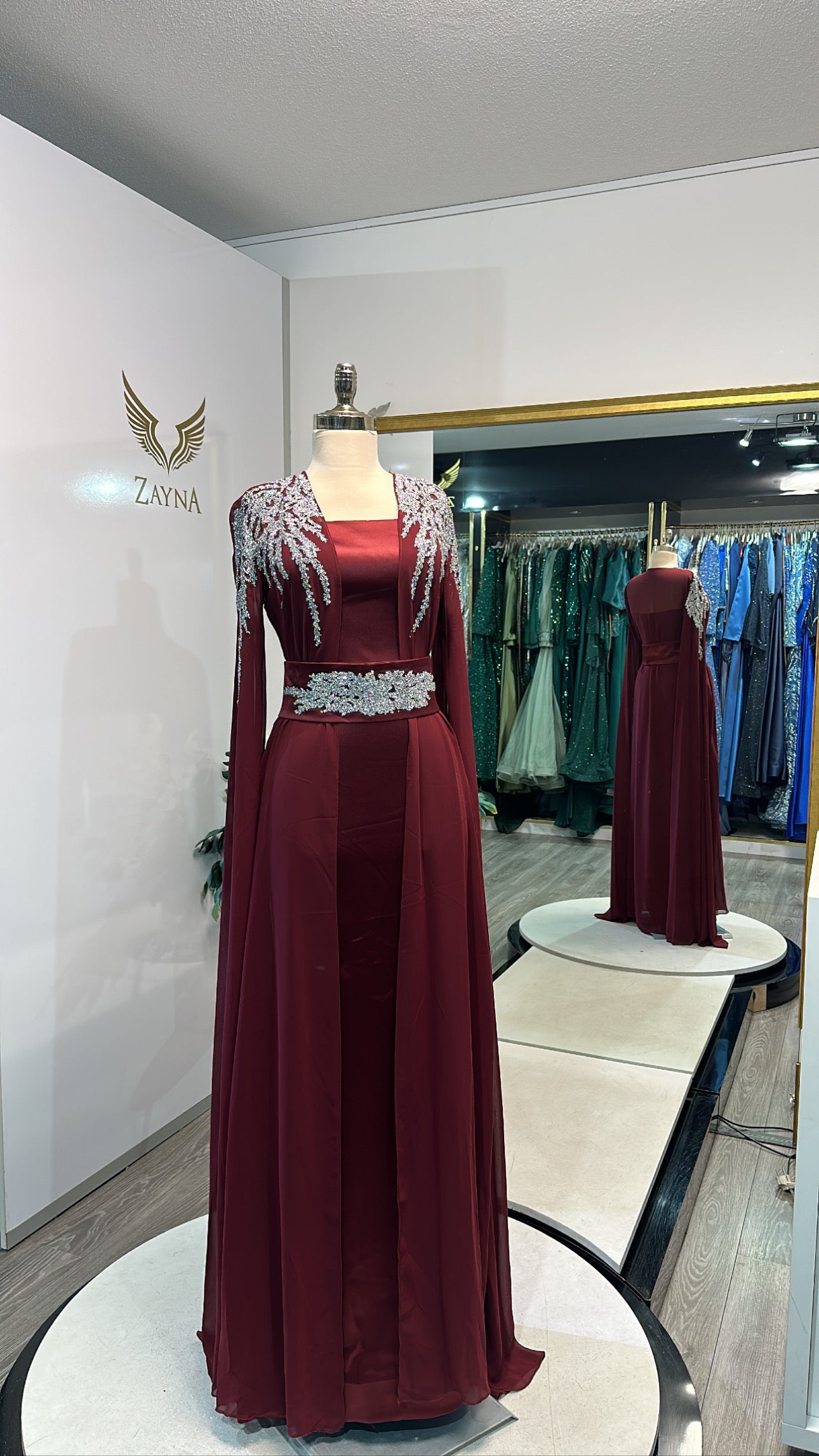 Elegant 3-piece bordo dress