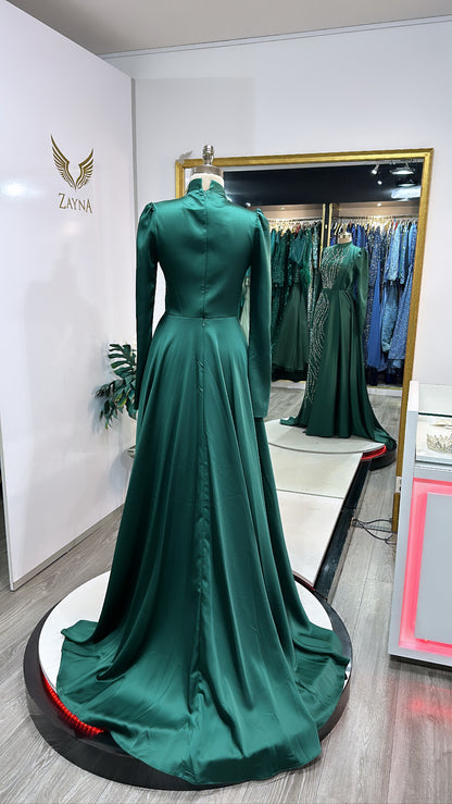 Elegant green dress decorated top toe with train