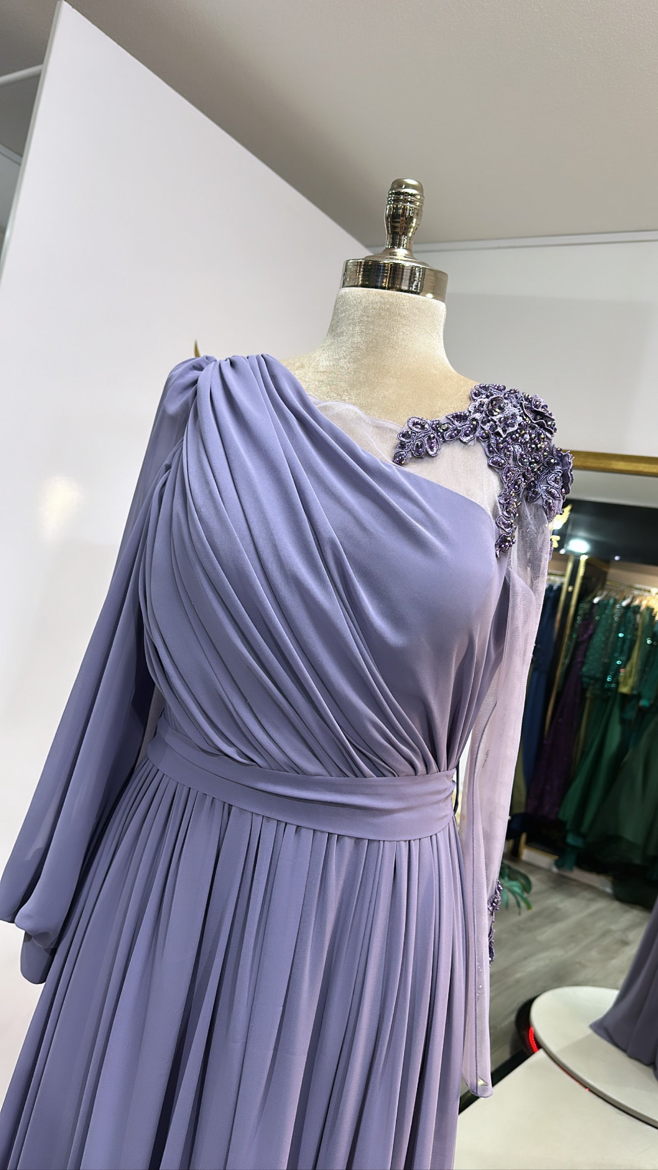 Elegant purple dress, split