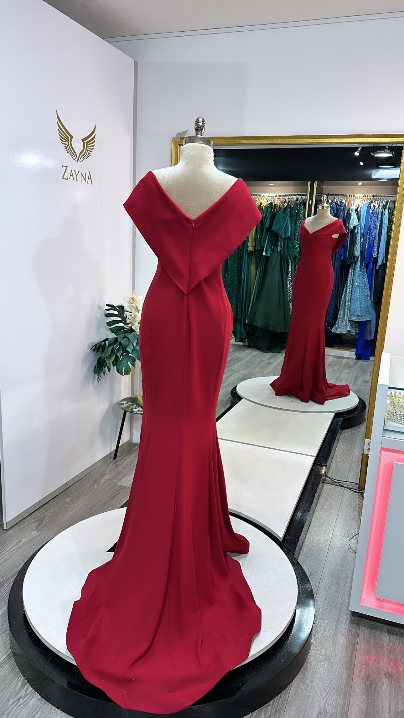Elegant red dress with split