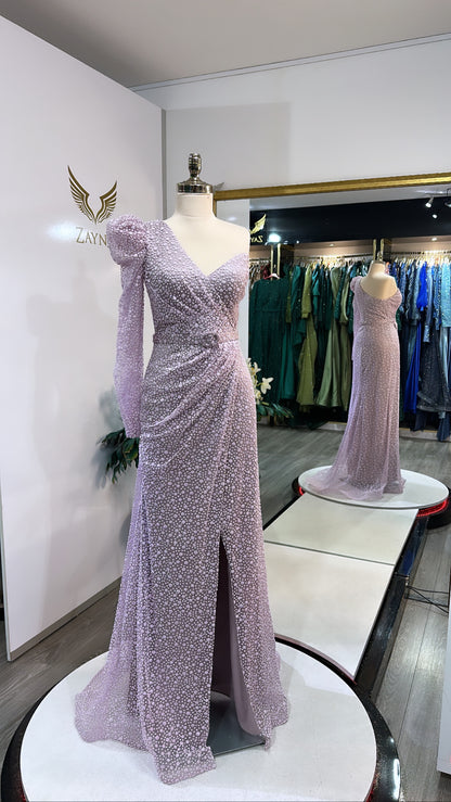 Elegant purple dress with floral design, glitter, split, one sleeve, fame