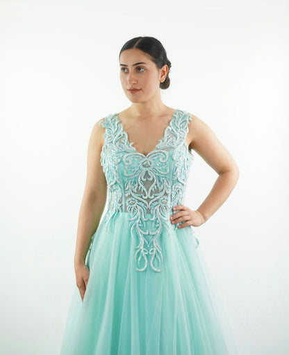 Elegant turqoise patterned dress