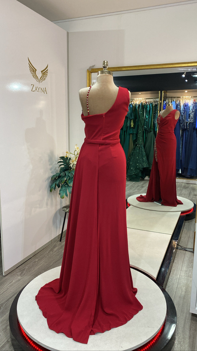 Elegant red dress without sleeves edited